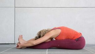 esercizi di yoga per dimagrire la pancia