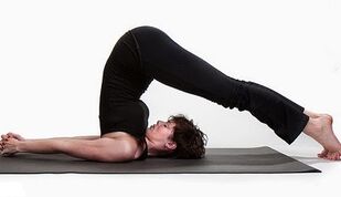 posizioni yoga per dimagrire la pancia
